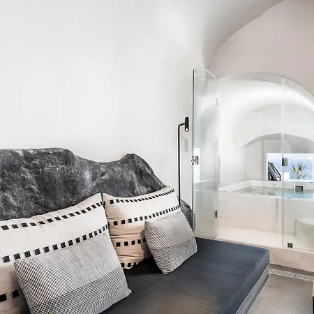 On The Rocks - Small Luxury Of The World (adults Only) אימרוביגלי