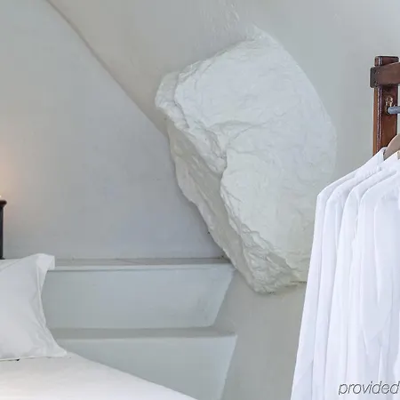 מלון On The Rocks - Small Luxury Of The World (adults Only) 4*